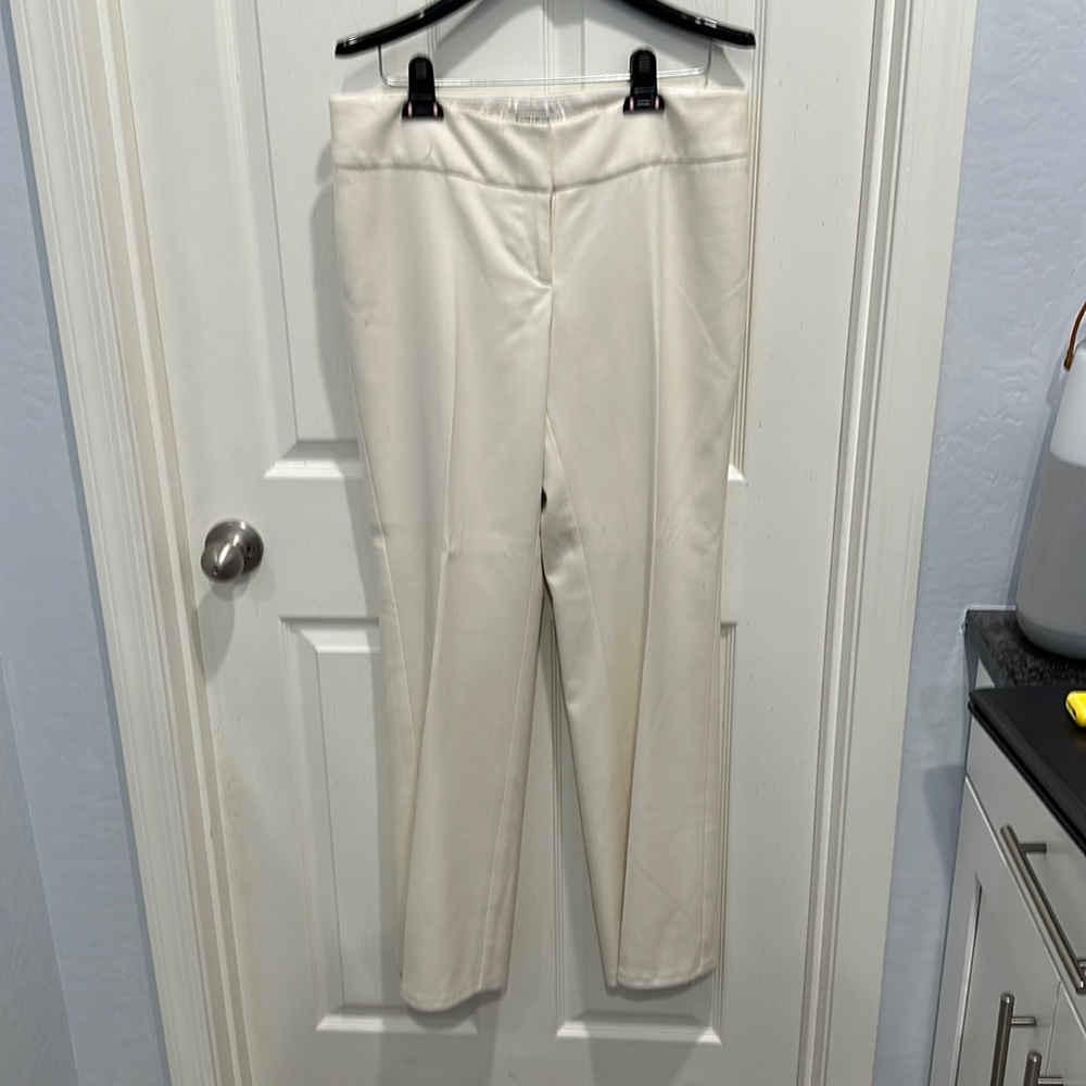White House, Black market size 10 exquisite white pants